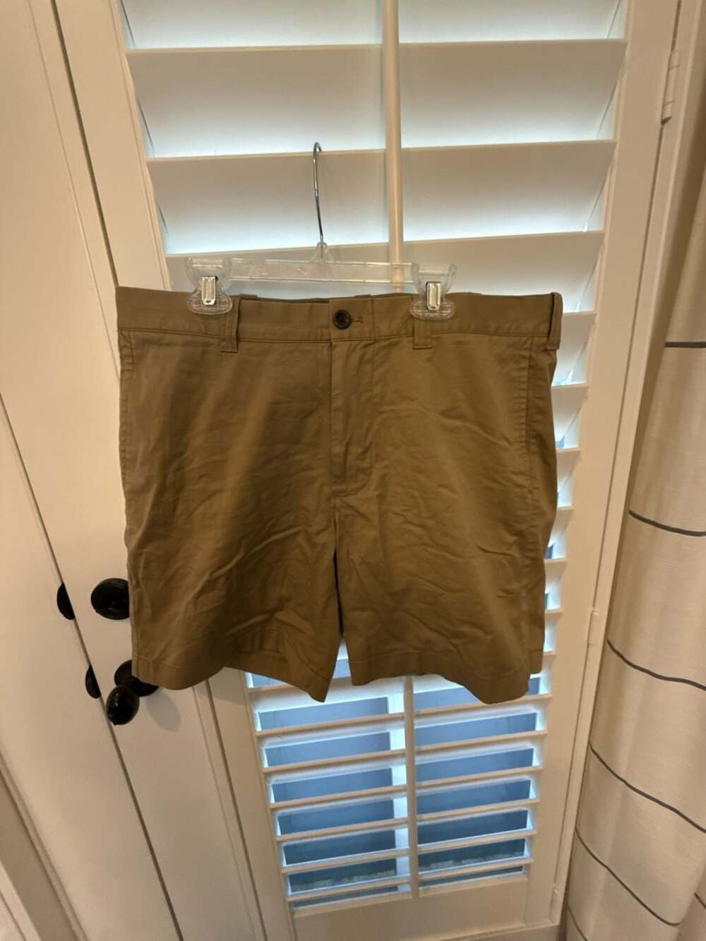 Men’s J.Crew 7" Stretch Chino Shorts in Khaki